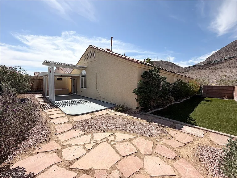 374 Yacht Ave — Photo 22