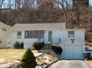 55 Ojibwa Trl, Shelton, CT 06484