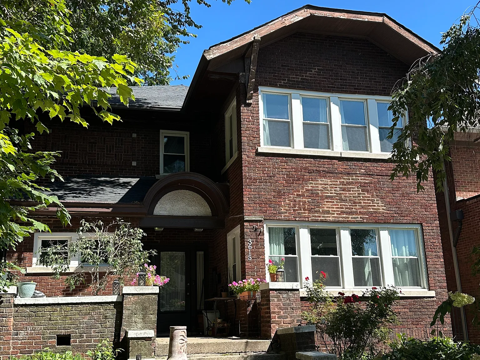 3 bed, 1.5 bath, 1700 sqft, $1,750 — Photo 1