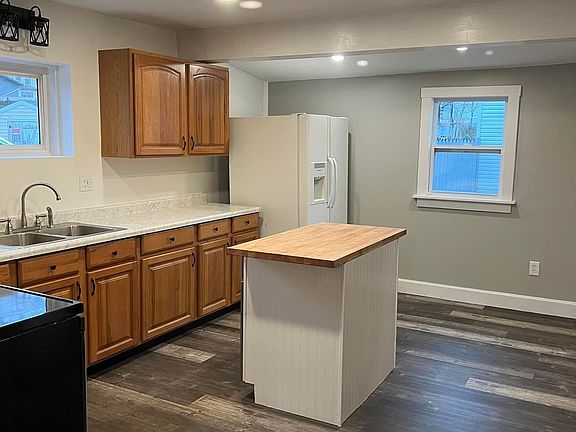 2nd image of 307 Vine St