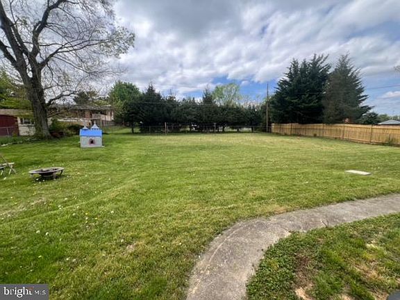 4th image of 11914 Wesley Dr