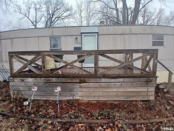 3rd image of 520 Dewey St