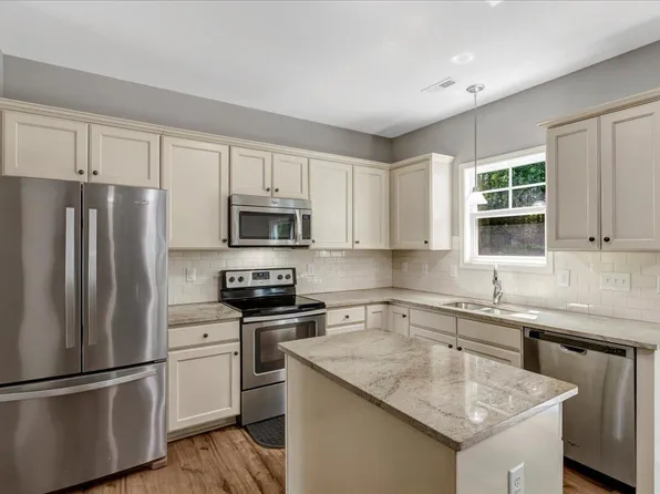 205 Willow Ridge Dr, Louisburg, NC 27549