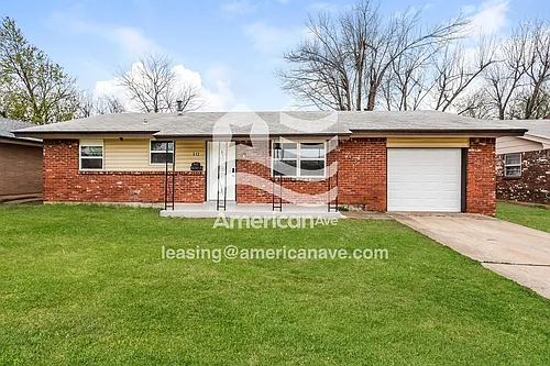 912 Meadowridge Dr Photo 1