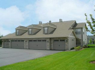 951 Arvle Cir, Sycamore, IL 60178