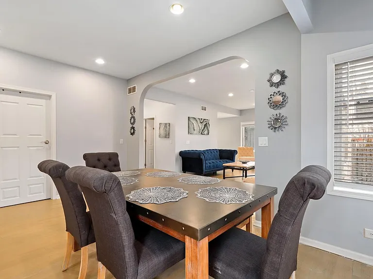 520 N Veterans Pkwy — Photo 14