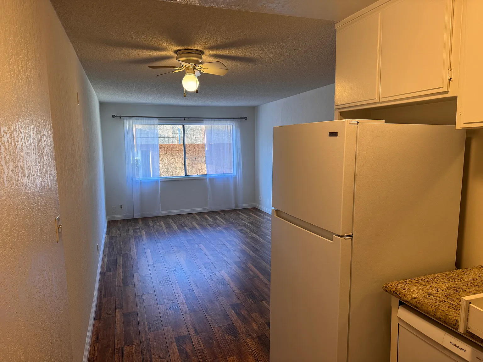 1 bed, 650 sqft, $2,075 — Photo 3