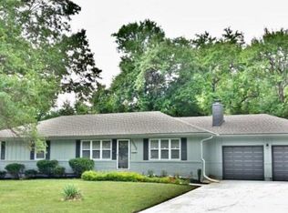 10200 Roe Ave, Overland Park, KS 66207