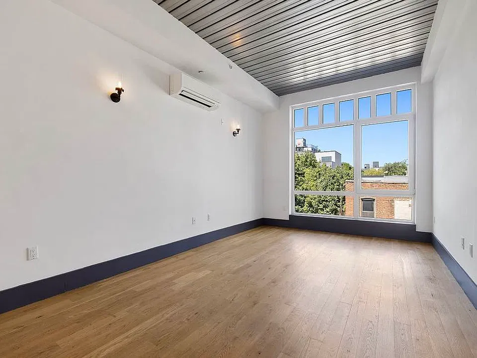 412 Evergreen Ave #4E
