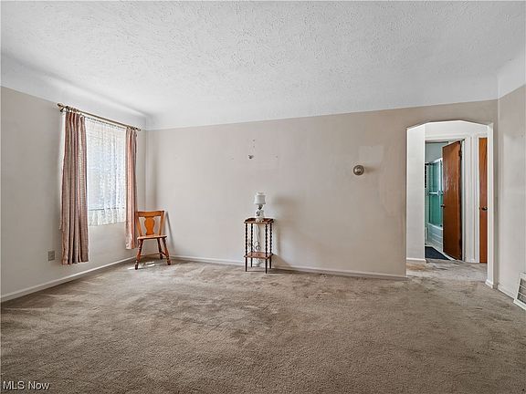 4th image of 160 Forest Hill Dr