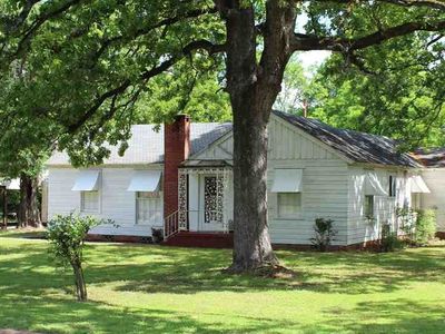 2813 Stone Rd, Kilgore, TX, 75662
