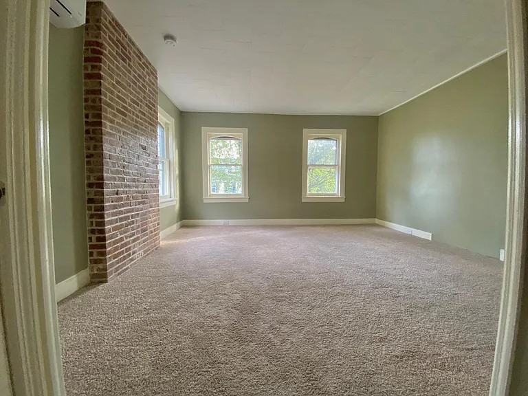 95 Wurts St #2 — Photo 6