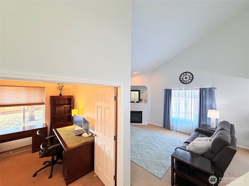 4th image of 9121 Paradise View Street SE