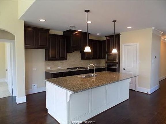 2nd image of 2536 Kinnersley Ln