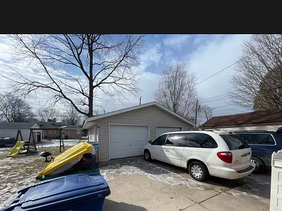 3rd image of 1177 Dousman St #1