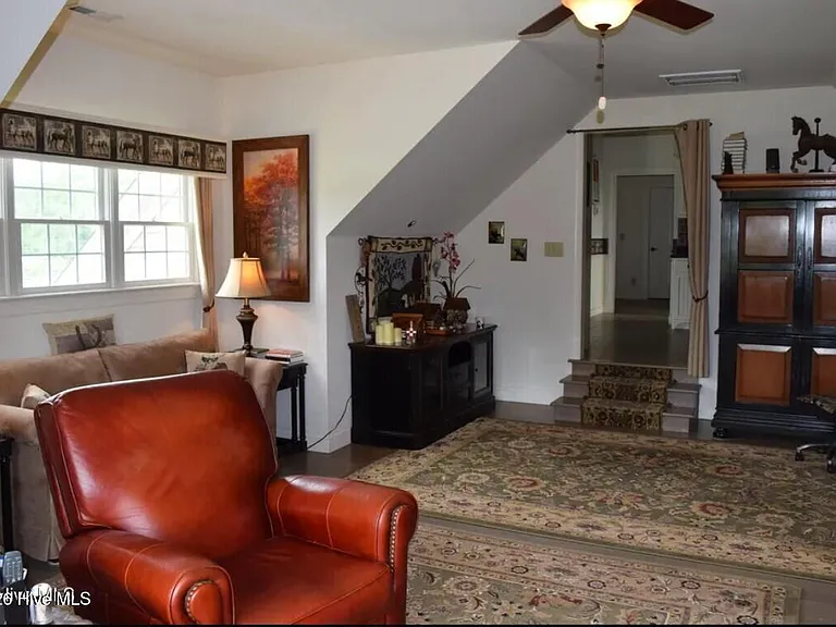 245 Blue Valley Rd — Photo 10
