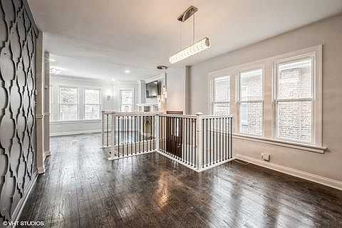 3rd image of 8504 S Essex Ave