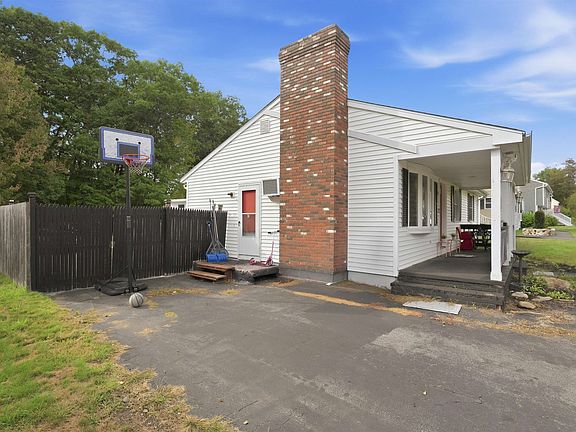 5th image of 141 Hoyt Street