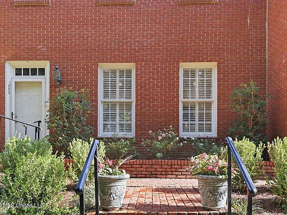 2nd image of 253 Eastbrooke St