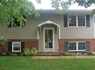 410 Springdale Dr, Whiteland, IN