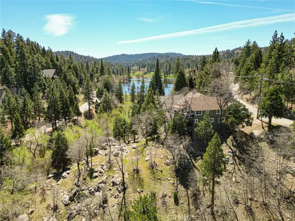 813 Brentwood Dr, Lake Arrowhead, CA 92352