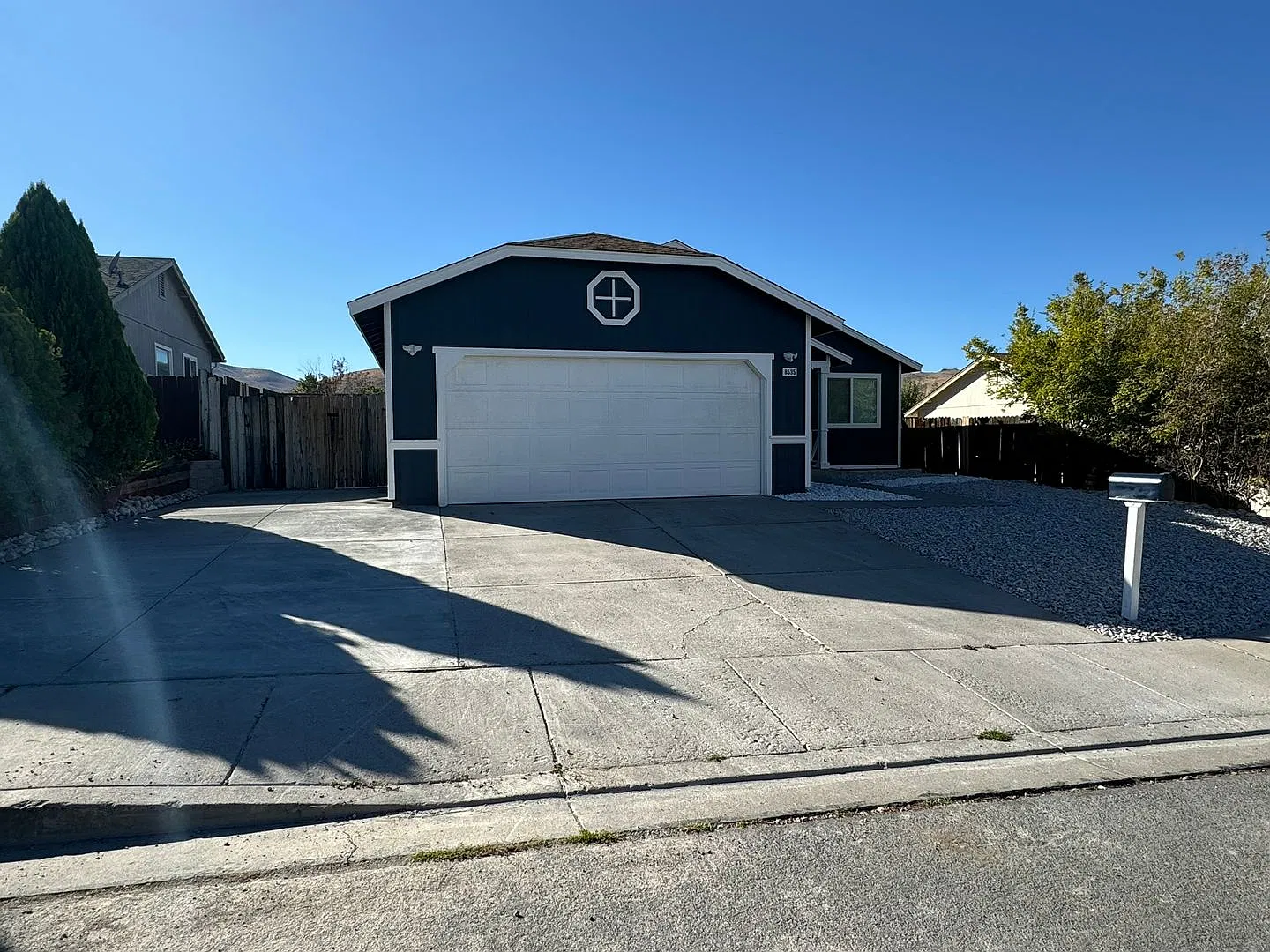 Freshly Remodeled 4 bedroom in Red Rock- RV Parking, low maintenance yard and pets welcome! — Photo 2