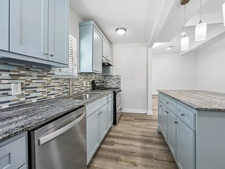 2316 Hopkins St #2 — Photo 6