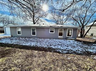 198 Timber Valley Dr, Linn Valley, KS 66040