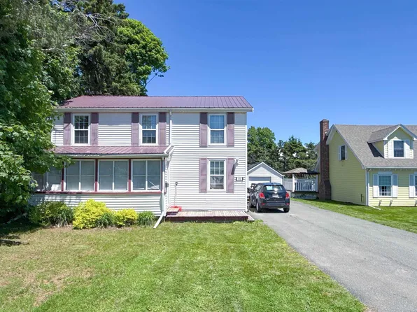 132 Mount Edward Rd, Charlottetown, PE C1A 5S9