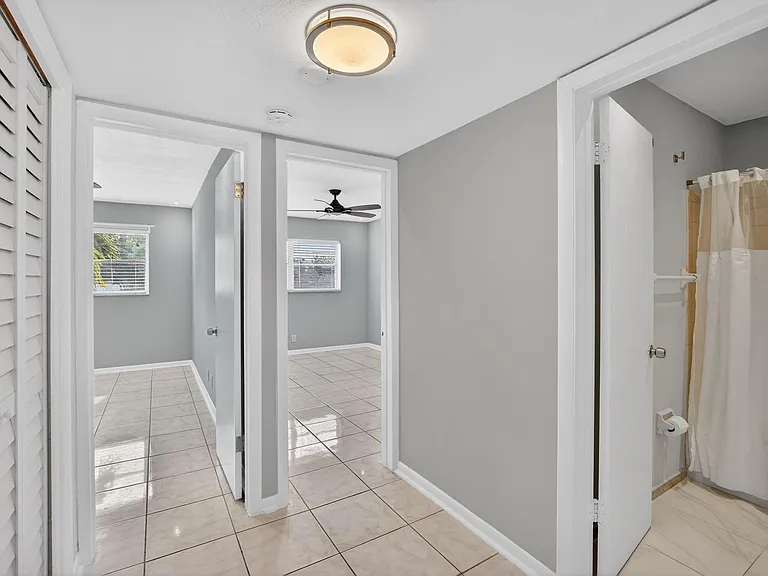 4051 NE 13th Ave #77 — Photo 27