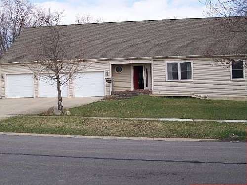 1st image of 205 W Arrowhead St