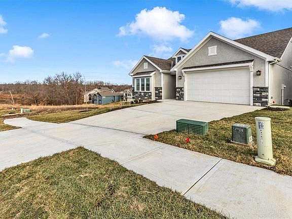 5th image of 2161 Black Walnut Dr