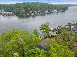 66 Ithanell Rd, Hopatcong, NJ 07843