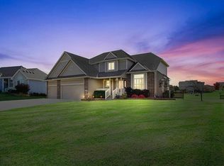 4504 SW Gull Point Dr, Lees Summit, MO 64082