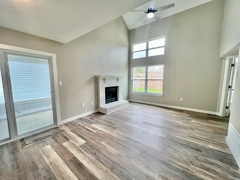 1943 Patrician Way — Photo 10