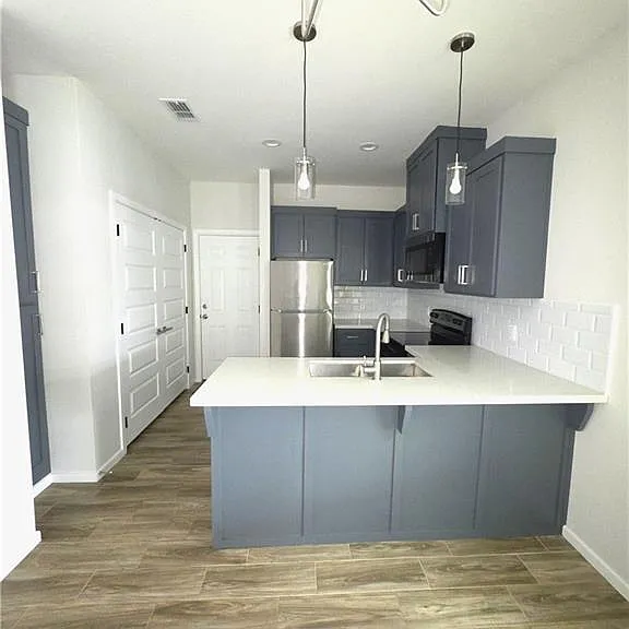 913 N Clarence Ave #2 — Photo 3