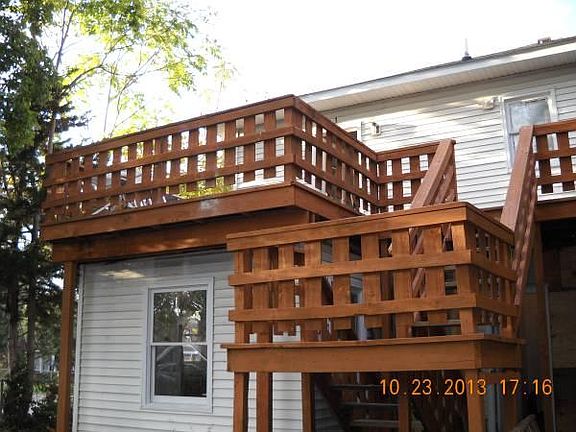2nd image of 203 W Oak St