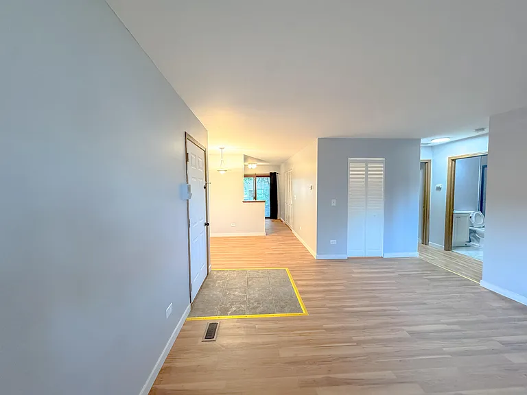 154 S Waters Edge Dr #B — Photo 5