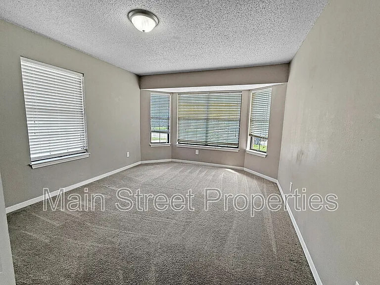 7524 Sandy Creek Dr — Photo 9
