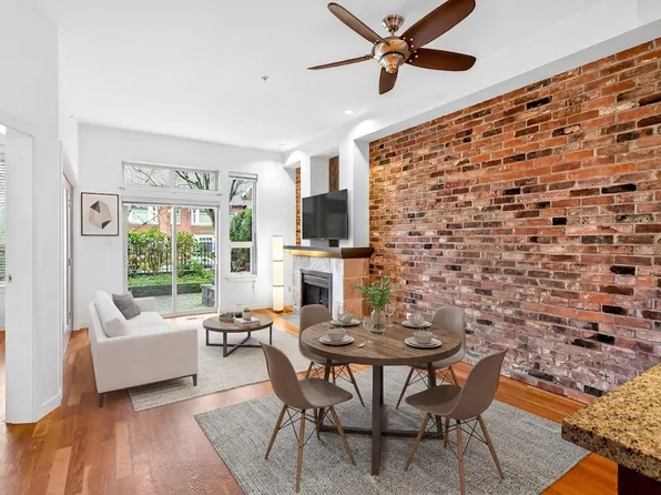 250 Salter St #111, New Westminster, BC V3M 0B7