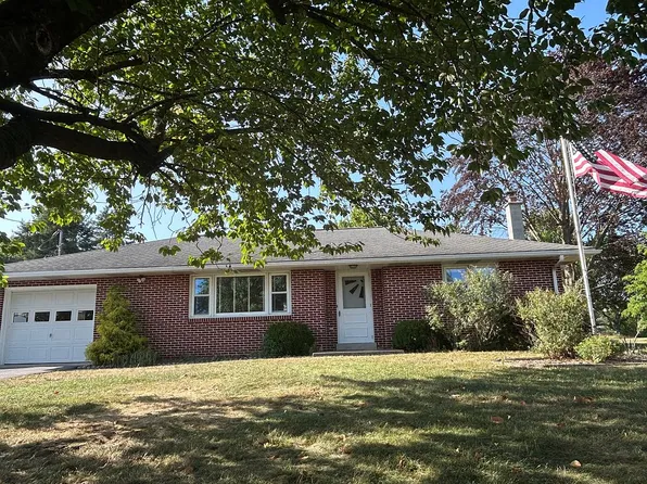 23 Eisenhower Rd, Palmyra, PA 17078