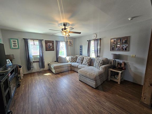 2nd image of 124 N Higgins Ave