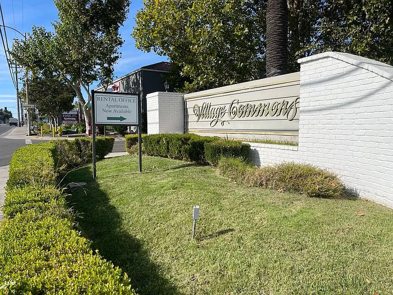 Village Commons Apts. — Photo 14