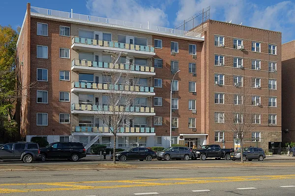 Sold by Houlihan Lawrence | media 9