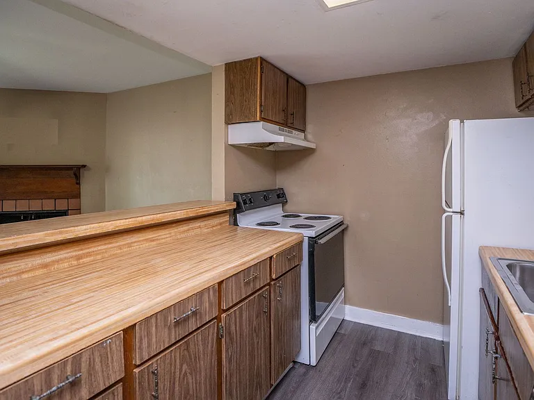 1018 Cumberland St — Photo 3