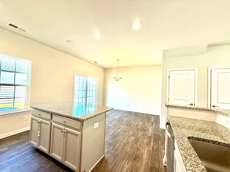 5044 Patton Dr — Photo 6