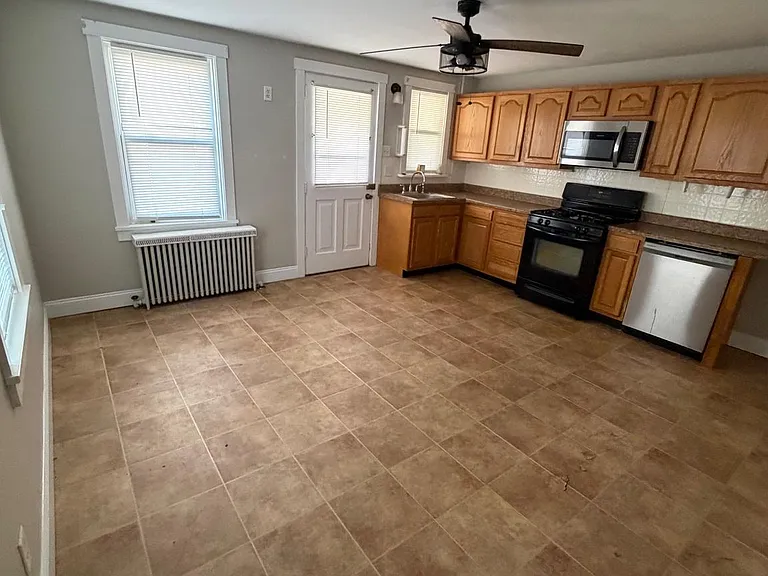 61 N Hull St — Photo 3