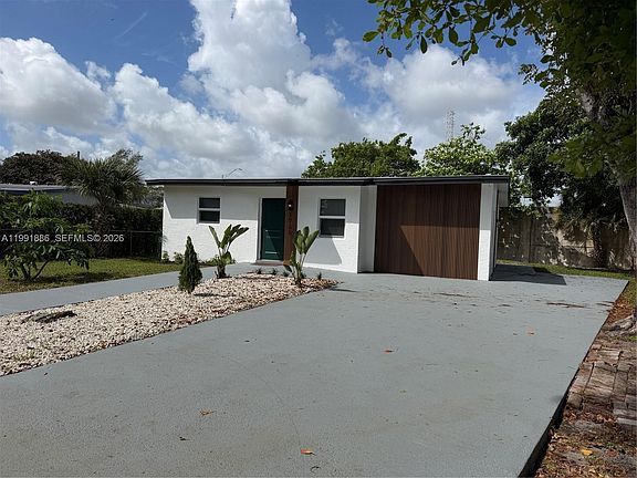 5th image of 1766 Lauderdale Manor Dr