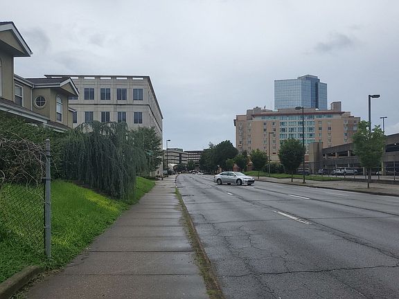 5th image of 312 Washington St SW