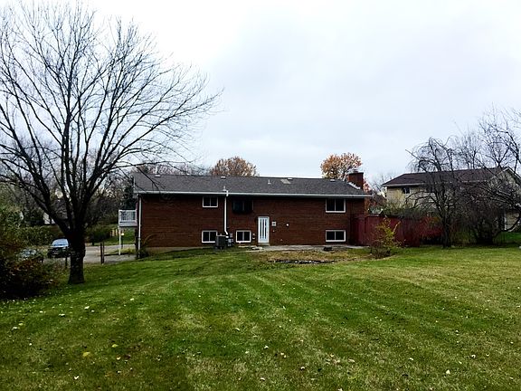 3rd image of 2348 Meadowgreen Dr